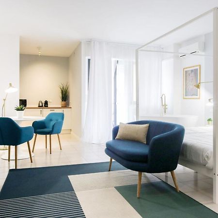 Glamorous Flat With Jacuzzi, King Size Bed And Small Balcony Perugia Exterior foto