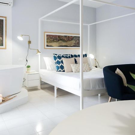 Glamorous Flat With Jacuzzi, King Size Bed And Small Balcony Perugia Exterior foto