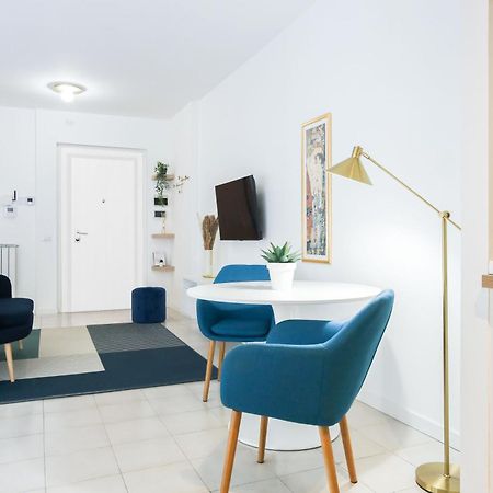 Glamorous Flat With Jacuzzi, King Size Bed And Small Balcony Perugia Exterior foto